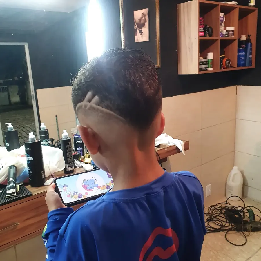 Criança com freestyle - Barbearia Lacordaire, Divinésia MG